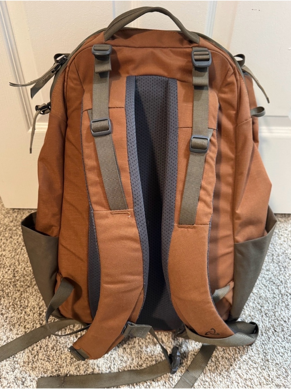 MYSTERY RANCH Rust Brown and Dark Brown Zip-Front Daypack, catalyst 26 - Picture 2 of 4